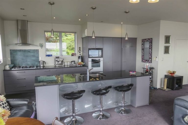 Photo of property in 86 Marine Parade, Bluff, 9814