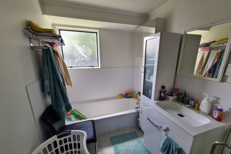 Photo of property in 2/9 Silver Creek Road, Weymouth, Auckland, 2103