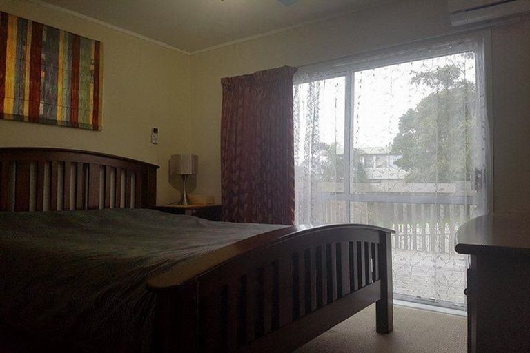 Photo of property in 36 Kirby Street, Glendene, Auckland, 0602