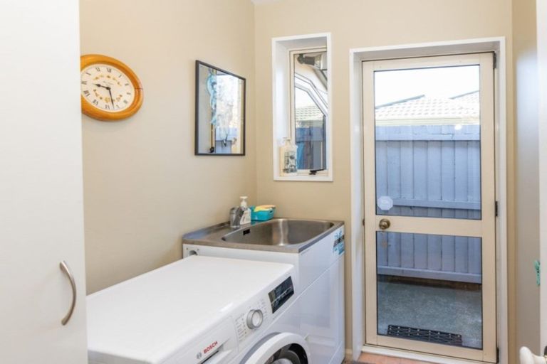 Photo of property in 1/4 Daniels Road, Redwood, Christchurch, 8051