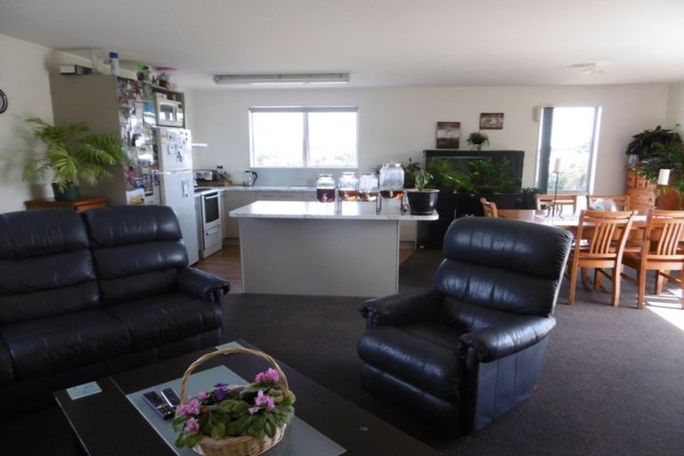 Photo of property in 37 Valley Road, Hikurangi, 0114