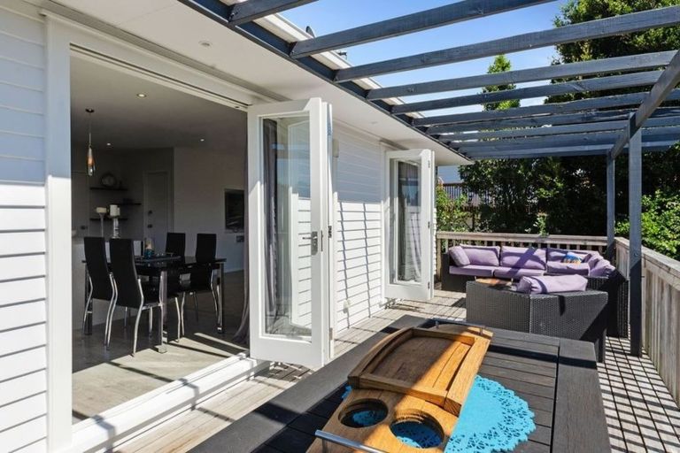 Photo of property in 1/46 Weatherly Road, Torbay, Auckland, 0630