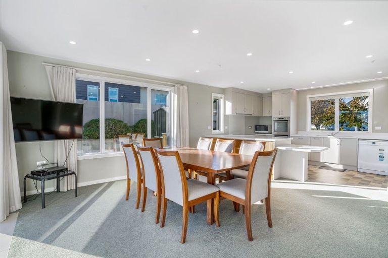 Photo of property in 28 Northview Avenue, Winton, 9720
