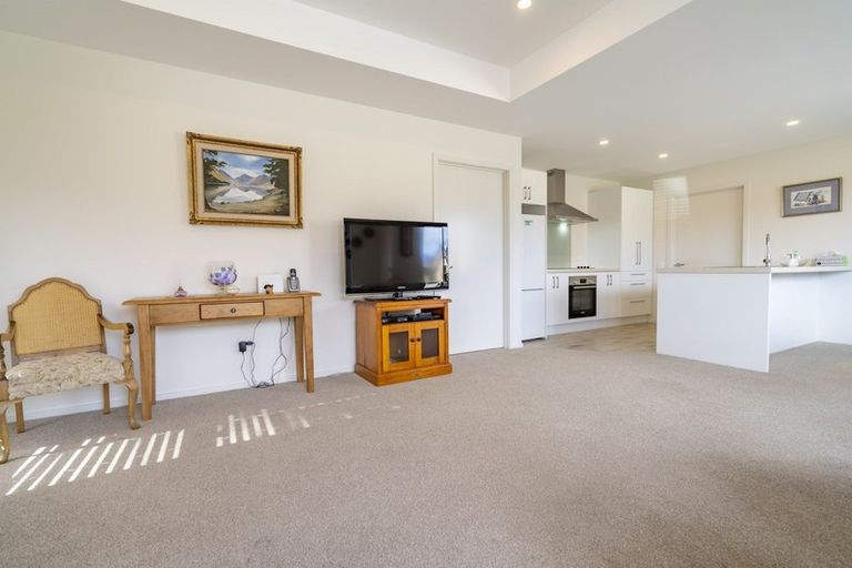 Photo of property in 28/10 Pop Andrew Drive, Te Anau, 9600