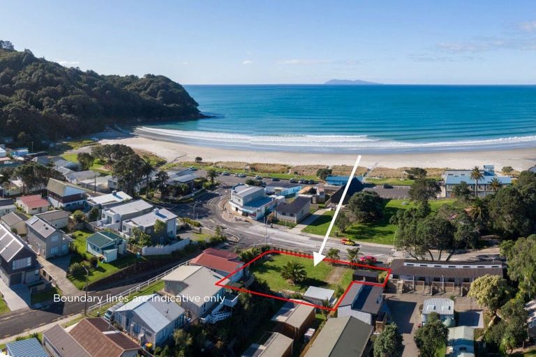Photo of property in 9 Beach Road, Waihi Beach, 3611