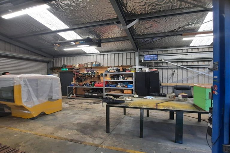 Photo of property in 294 Clevedon Kawakawa Road, Clevedon, Papakura, 2585