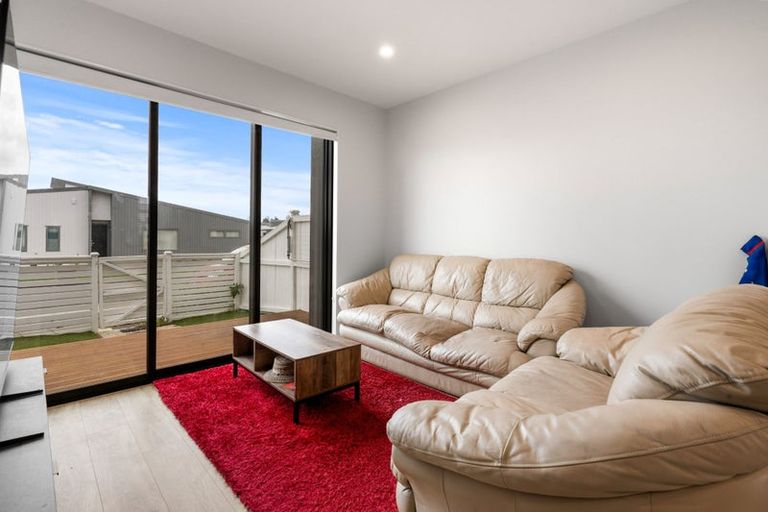 Photo of property in 18 Parahau Road, Papakura, 2110