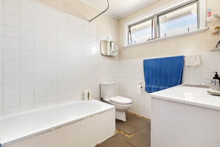 Photo of property in 78 Bruce Road, Glenfield, Auckland, 0629