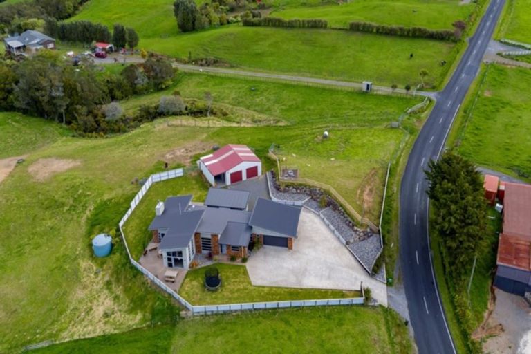 Photo of property in 1375 Carrington Road, Hurworth, New Plymouth, 4371