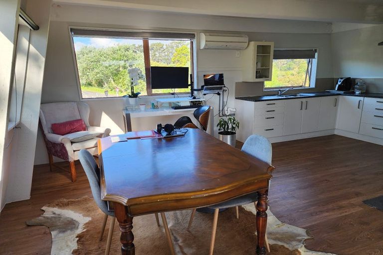 Photo of property in 1 Old Coach Road South, Otaki Beach, Otaki, 5512