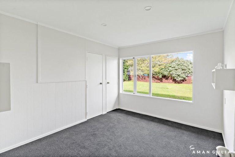 Photo of property in 1 Hill Crescent, Papakura, 2110