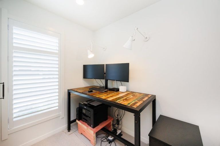 Photo of property in 48 Memorial Drive, Hokowhitu, Palmerston North, 4410