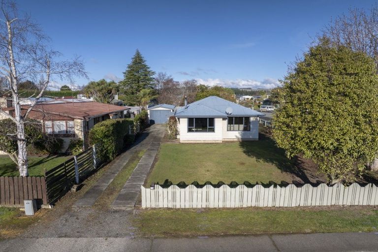 Photo of property in 12 Sutherland Street, Te Anau, 9600