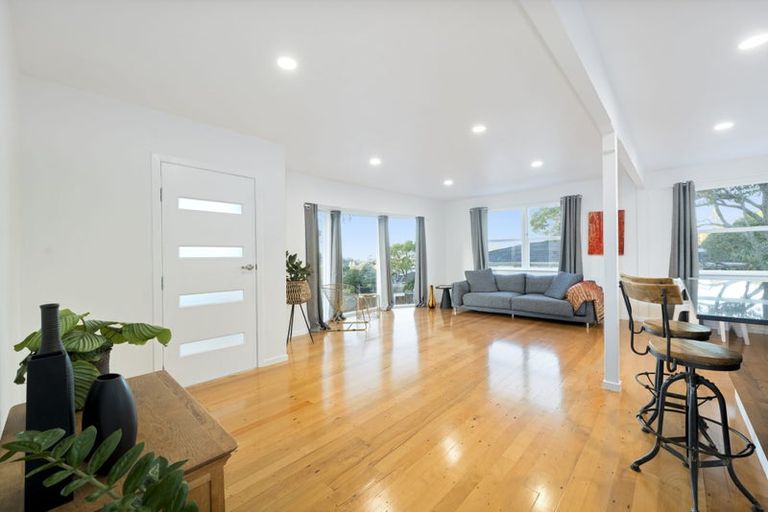 Photo of property in 37 Keegan Drive, Massey, Auckland, 0614