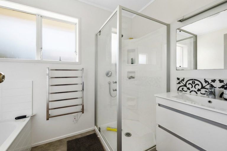 Photo of property in 2/42 Luton Avenue, Sunnyhills, Auckland, 2010