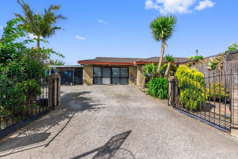 Photo of property in 32 Trimdon Street, Randwick Park, Auckland, 2105