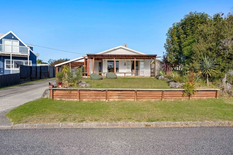 Photo of property in 114a Weka Street, Whangamata, 3620