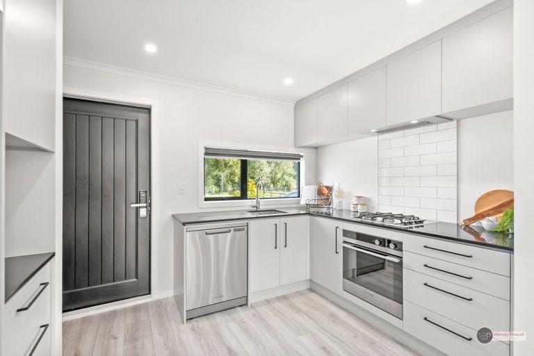 Photo of property in 38 Dahl Drive, Wallaceville, Upper Hutt, 5018