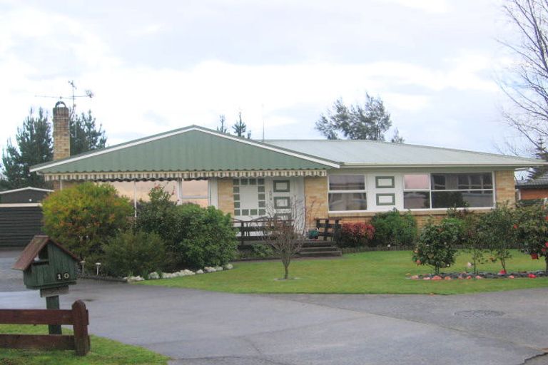 Photo of property in 10 Saint Lukes Place, Bader, Hamilton, 3206