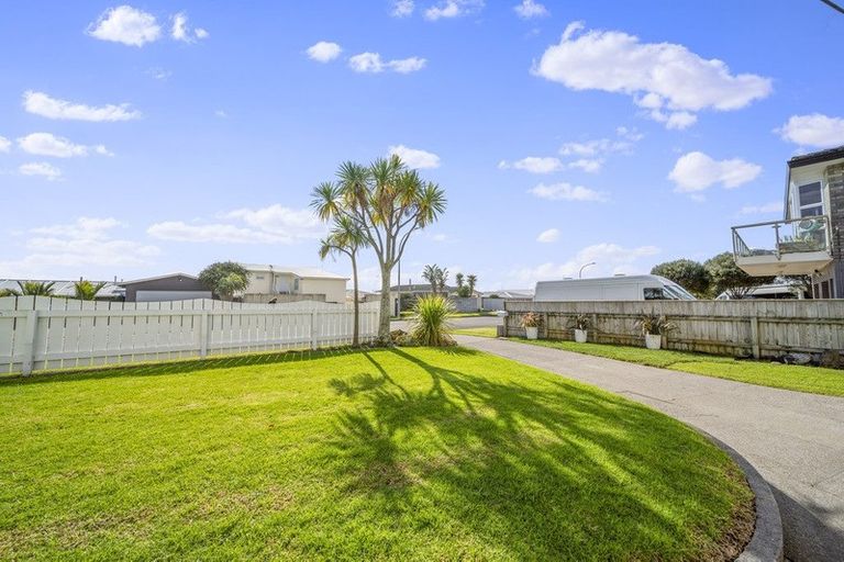 Photo of property in 2a Wanaka Terrace, Bell Block, New Plymouth, 4312