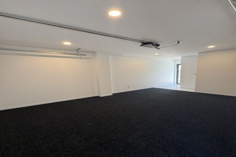 Photo of property in 12b Elcoat Avenue, Te Atatu South, Auckland, 0610