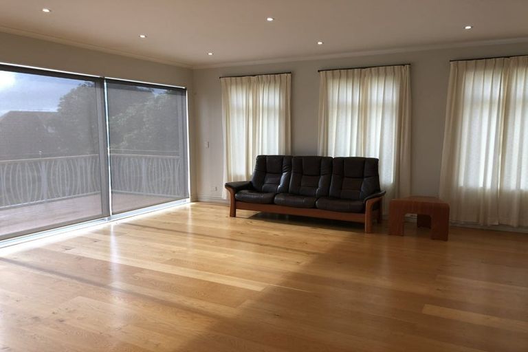 Photo of property in 118 Bleakhouse Road, Mellons Bay, Auckland, 2014