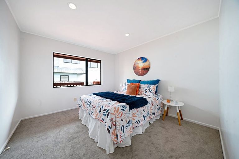 Photo of property in 1/86a West Drive, West Harbour, Auckland, 0618