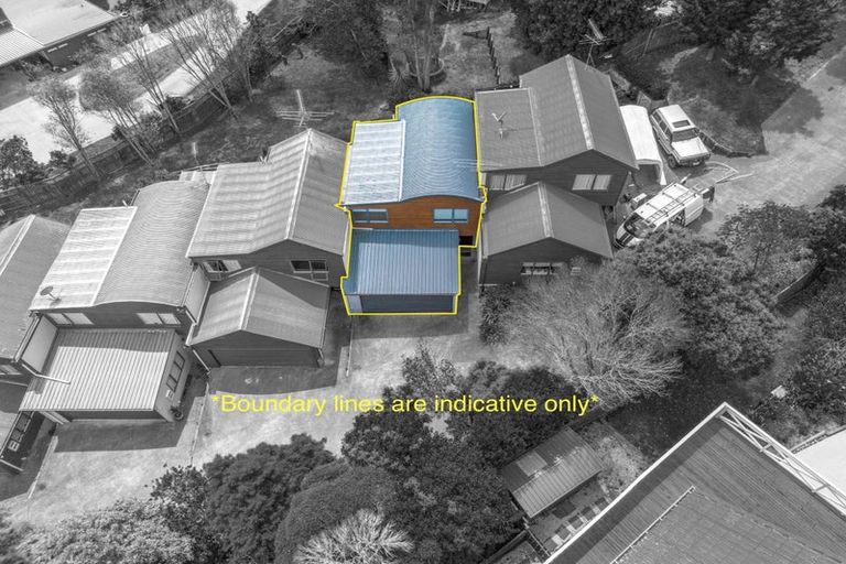 Photo of property in 2/30b Verbena Road, Birkdale, Auckland, 0626