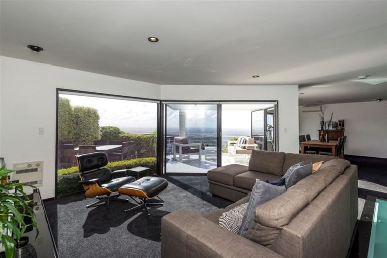 Photo of property in 2/31 Harry Ell Drive, Cashmere, Christchurch, 8022