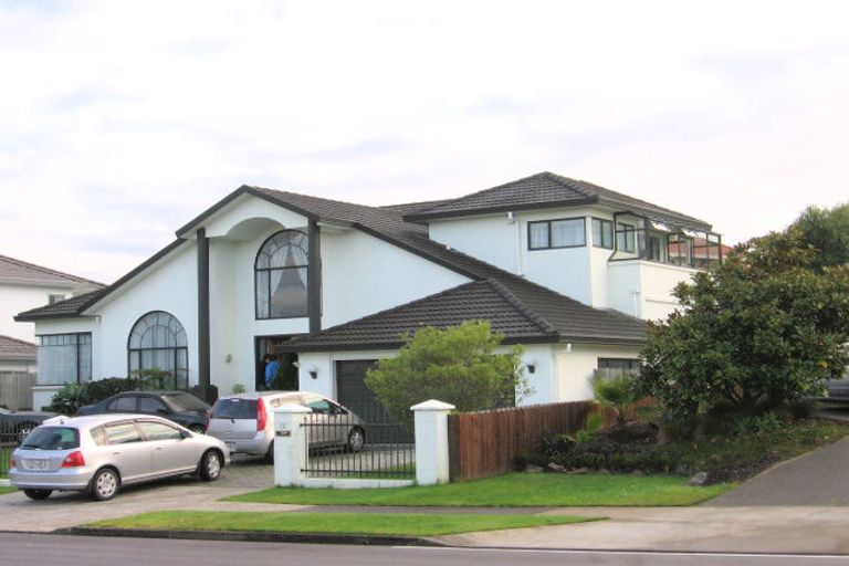 Photo of property in 12 Annalong Road, Dannemora, Auckland, 2016