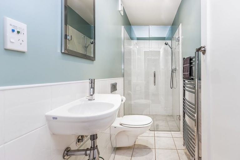 Photo of property in 1b Wadestown Road, Wadestown, Wellington, 6012