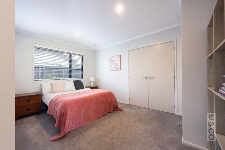 Photo of property in 10 Pohutukawa Parade, Riverhead, 0820