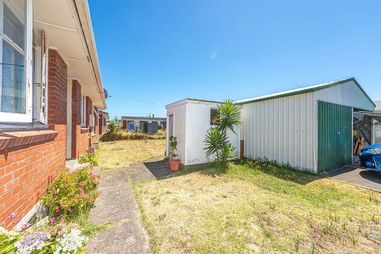 Photo of property in 15 Matipo Street, Castlecliff, Whanganui, 4501