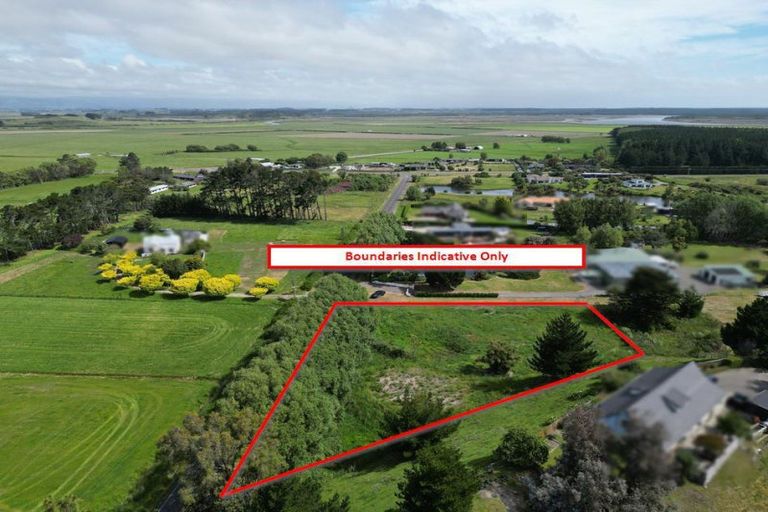 Photo of property in 35 Wylie Road, Foxton Beach, Foxton, 4891