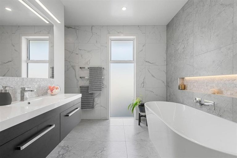 Photo of property in 39 Great Road West, Matipo Heights, Rotorua, 3015