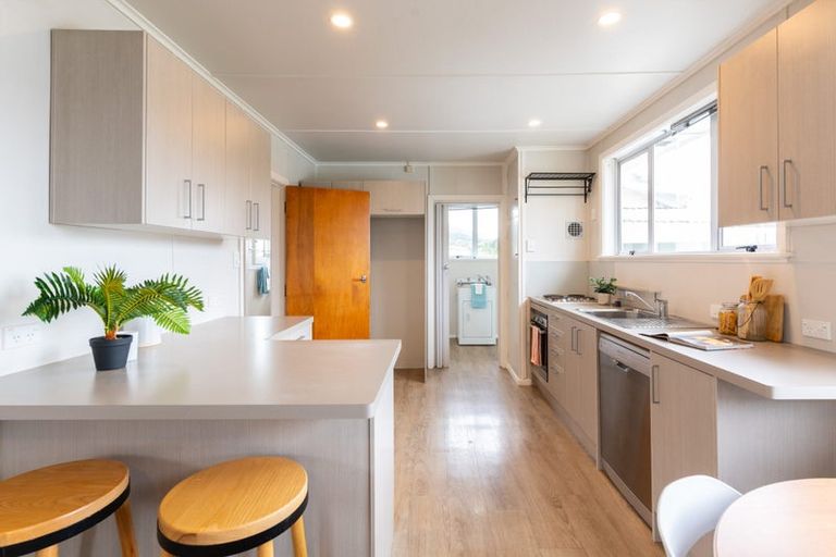 Photo of property in 15 Mckillop Street, Ranui, Porirua, 5024