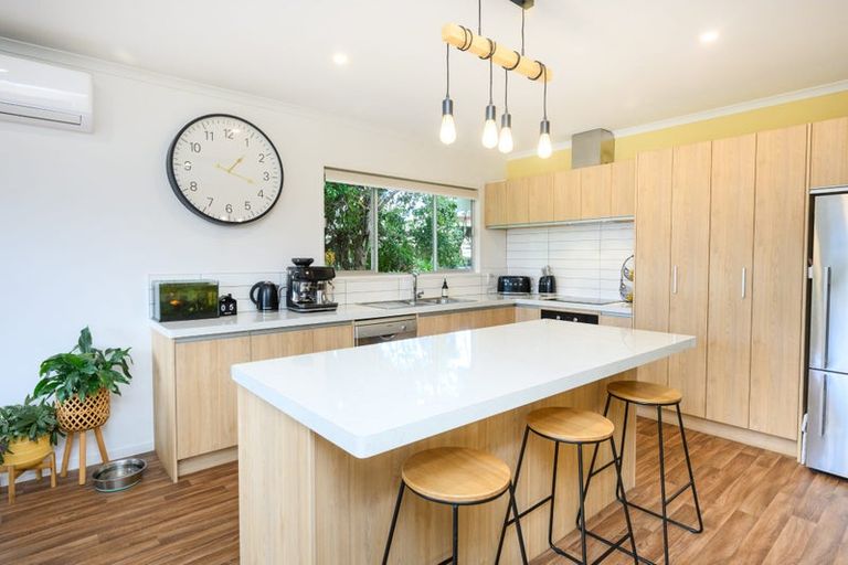 Photo of property in 28 Summerhill Drive, Fitzherbert, Palmerston North, 4410