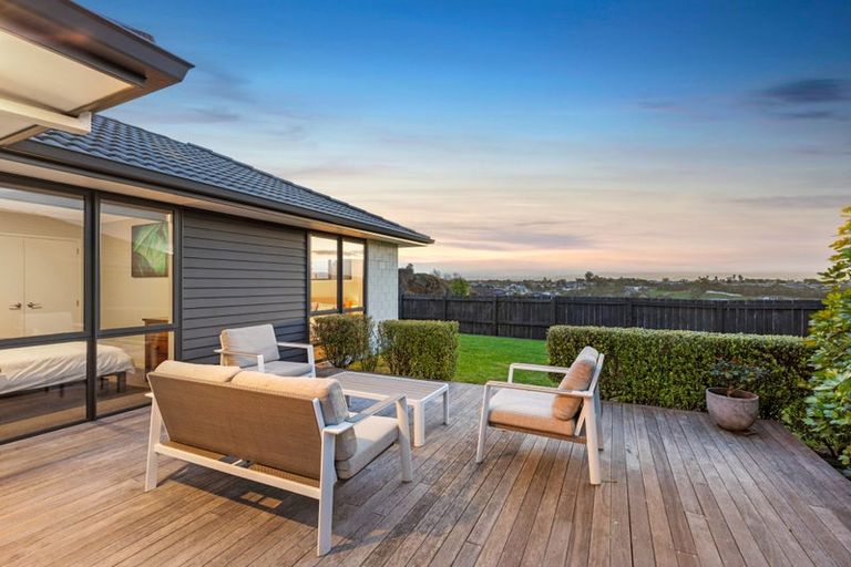 Photo of property in 17 Waterside Drive, Pyes Pa, Tauranga, 3112