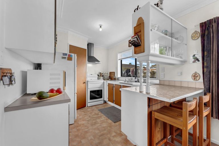 Photo of property in 2/10 Duke Street, Papakura, 2110