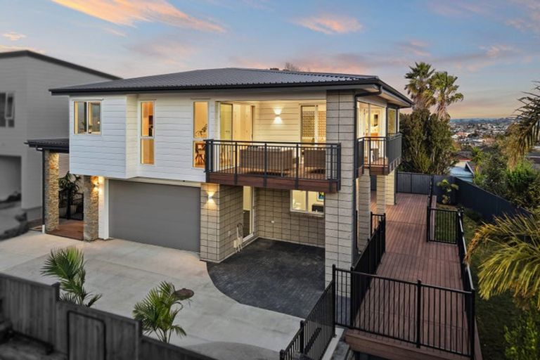 Photo of property in 50 Bleakhouse Road, Howick, Auckland, 2014