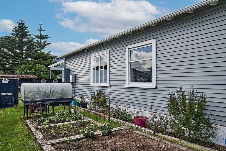 Photo of property in 84 Randwick Road, Moera, Lower Hutt, 5010