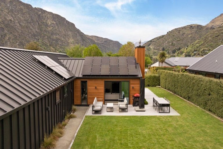 Photo of property in 7 Morepork Way, Arthurs Point, Queenstown, 9371