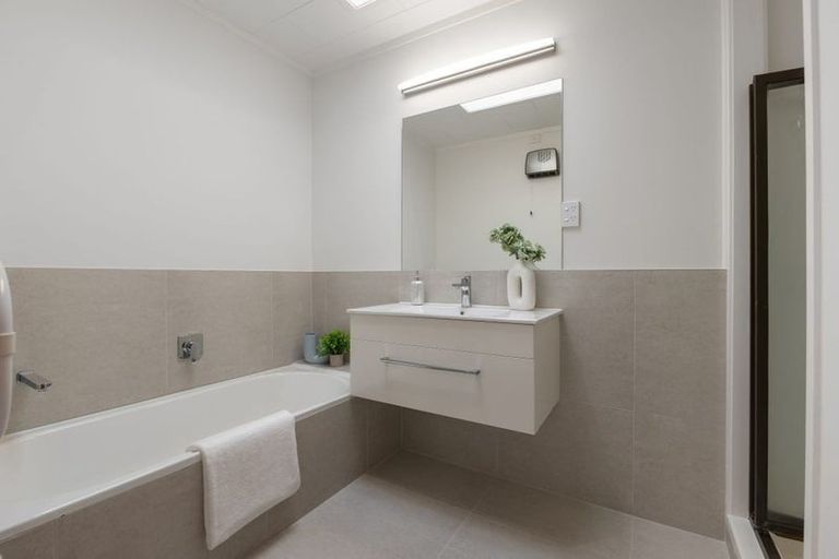 Photo of property in 82a Beach Road, Mellons Bay, Auckland, 2014