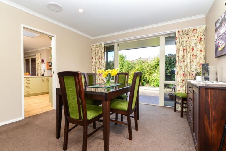 Photo of property in 8 Flora Way, Rototuna, Hamilton, 3210