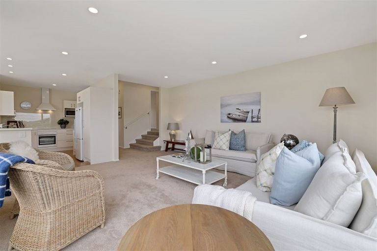 Photo of property in 43 Saint Andrews Hill Road, Mount Pleasant, Christchurch, 8081