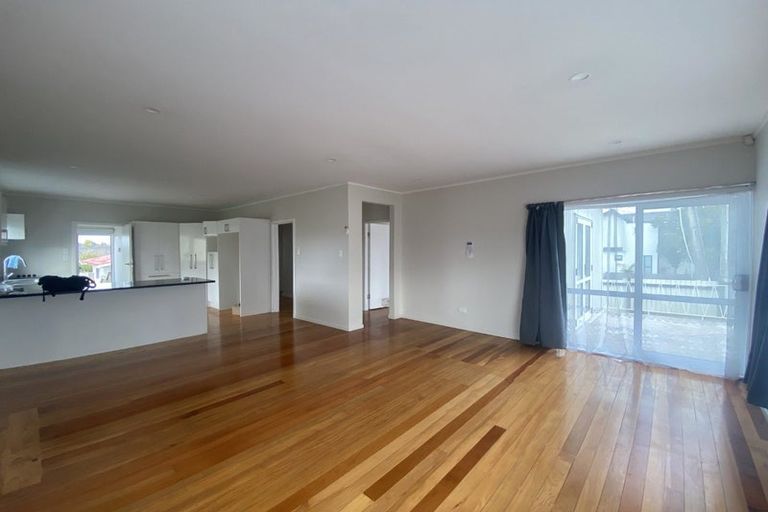 Photo of property in 33 Wharf Road, Te Atatu Peninsula, Auckland, 0610