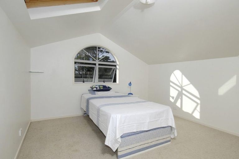 Photo of property in 1960 East Coast Road, Stillwater, Silverdale, 0993