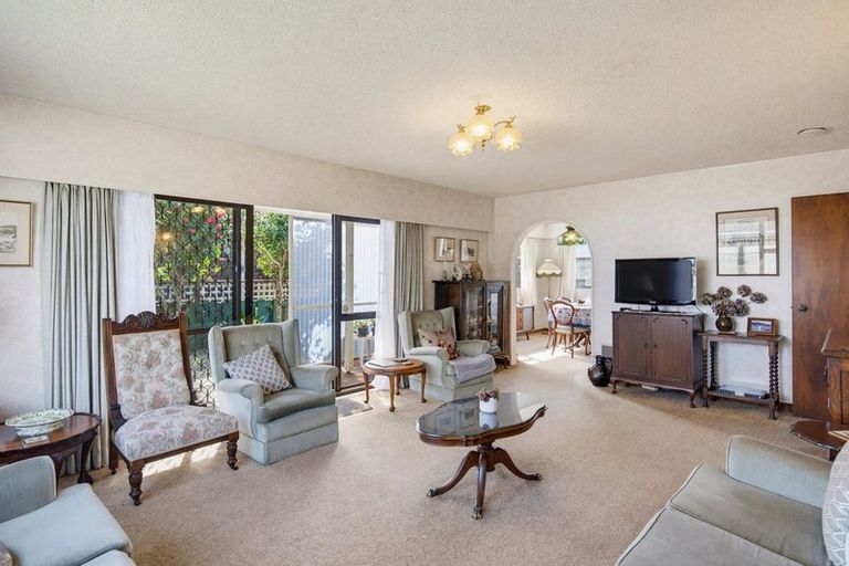 Photo of property in 43 Belvedere Avenue, Waikanae, 5036