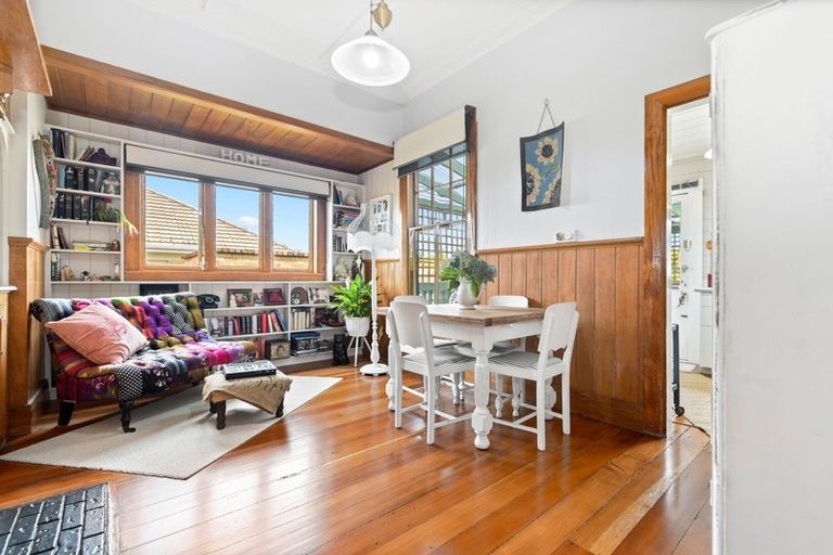 Photo of property in 106 Forest Lake Road, Forest Lake, Hamilton, 3200