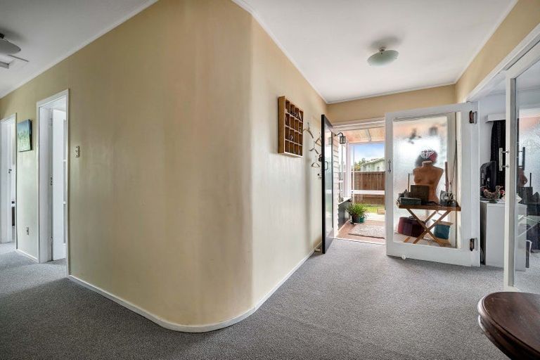 Photo of property in 1 Regan Street, Stratford, 4332